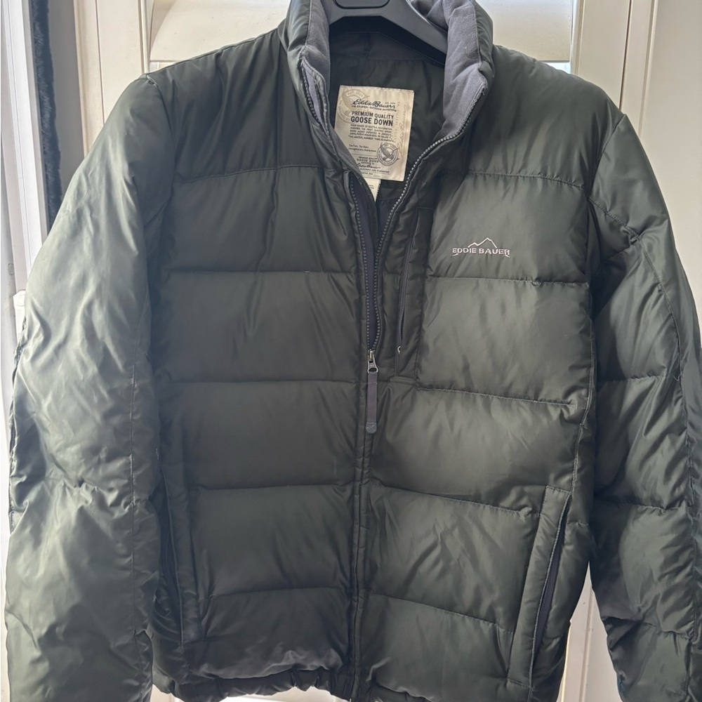 Eddie Bauer‎ M  mens Dark olive Puffer Jacket premium goose down unisex